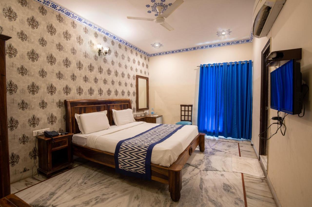 אודייפור Hotel Royal Pratap Niwas מראה חיצוני תמונה