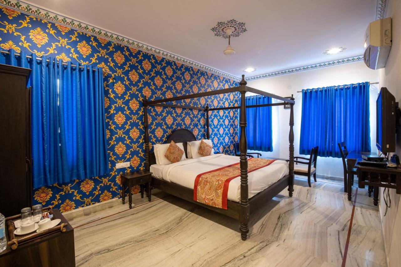 אודייפור Hotel Royal Pratap Niwas מראה חיצוני תמונה