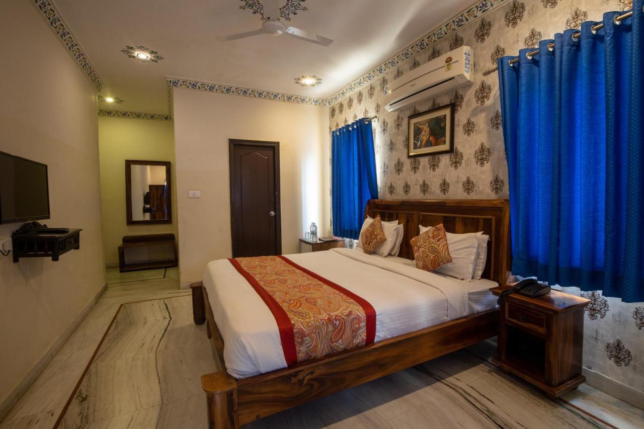 אודייפור Hotel Royal Pratap Niwas מראה חיצוני תמונה