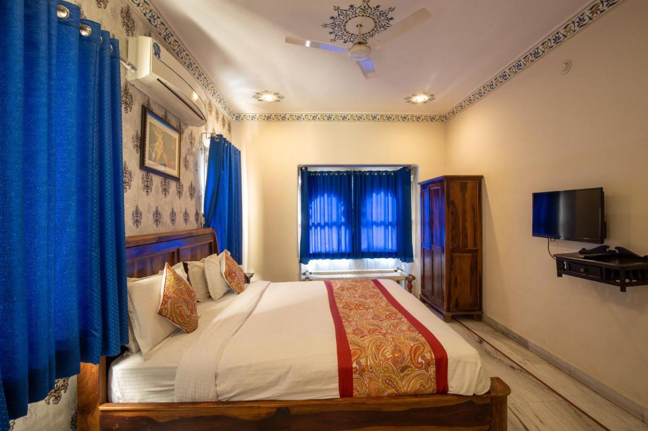 אודייפור Hotel Royal Pratap Niwas מראה חיצוני תמונה