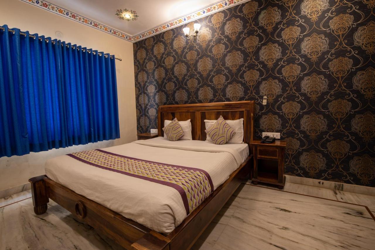 אודייפור Hotel Royal Pratap Niwas מראה חיצוני תמונה