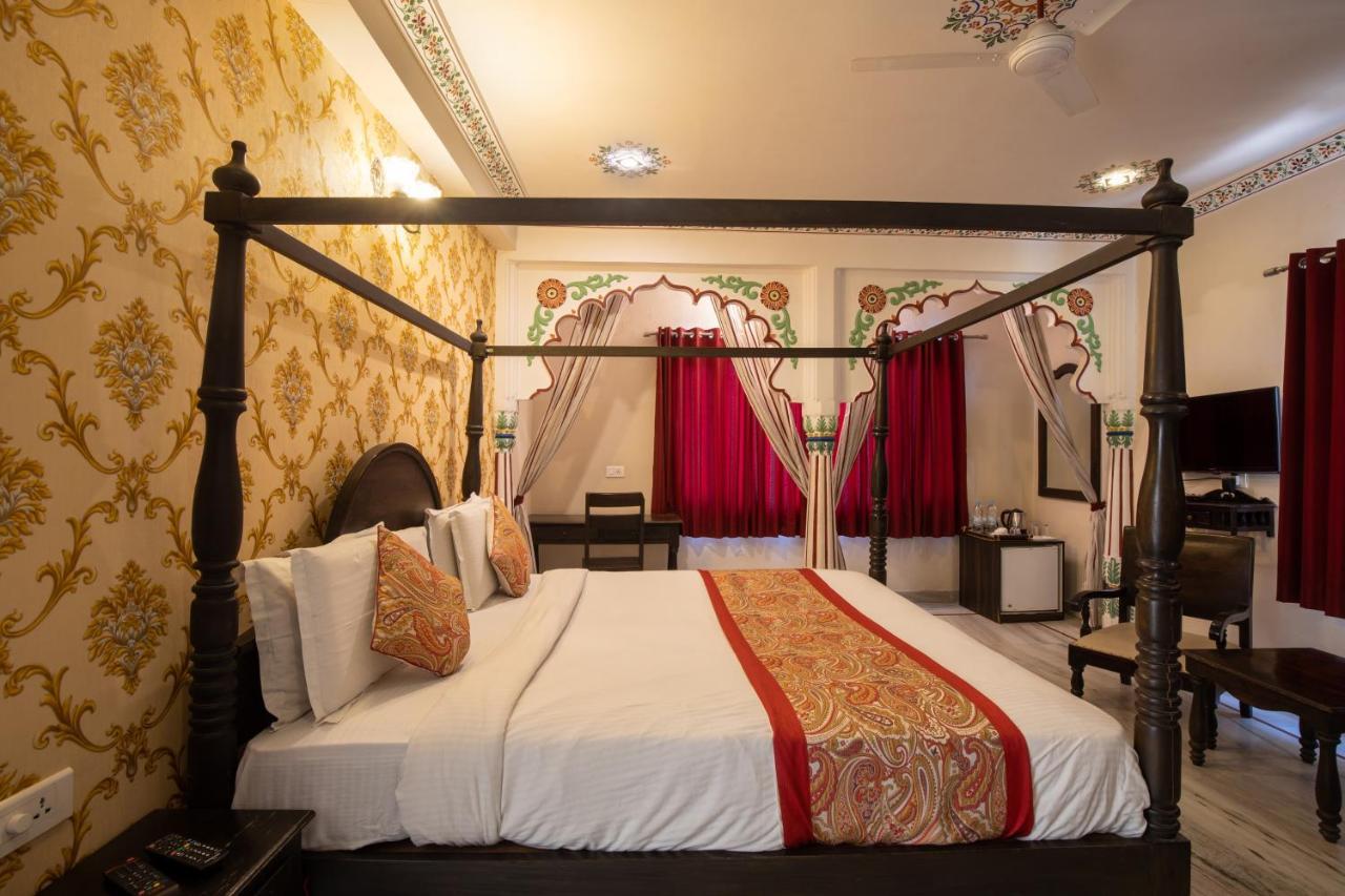 אודייפור Hotel Royal Pratap Niwas מראה חיצוני תמונה