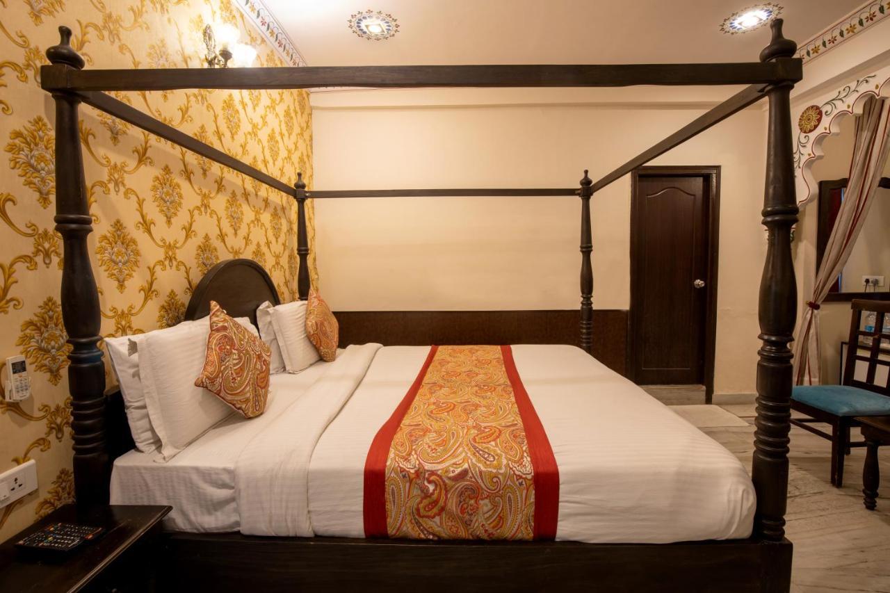 אודייפור Hotel Royal Pratap Niwas מראה חיצוני תמונה