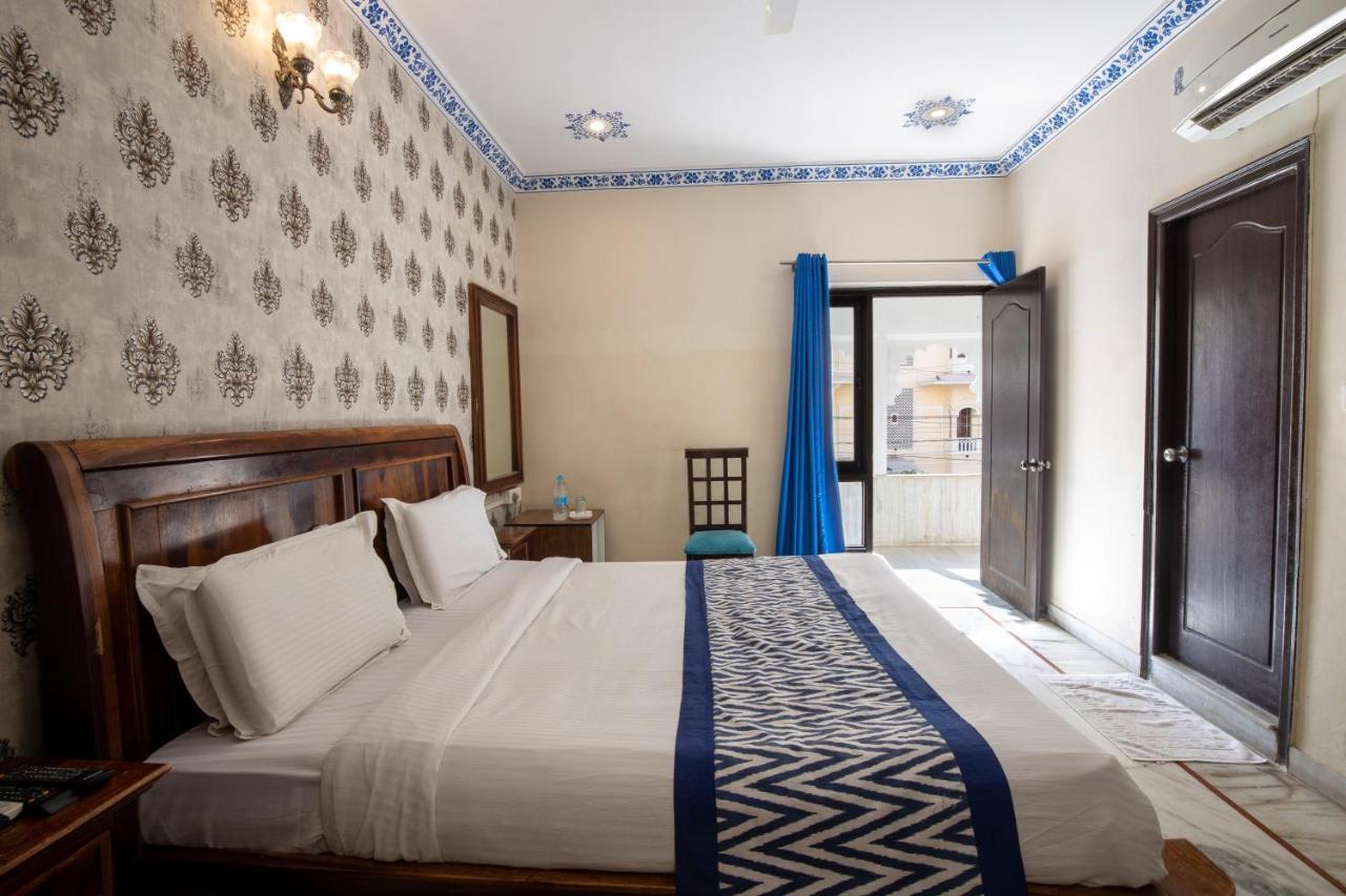 אודייפור Hotel Royal Pratap Niwas מראה חיצוני תמונה