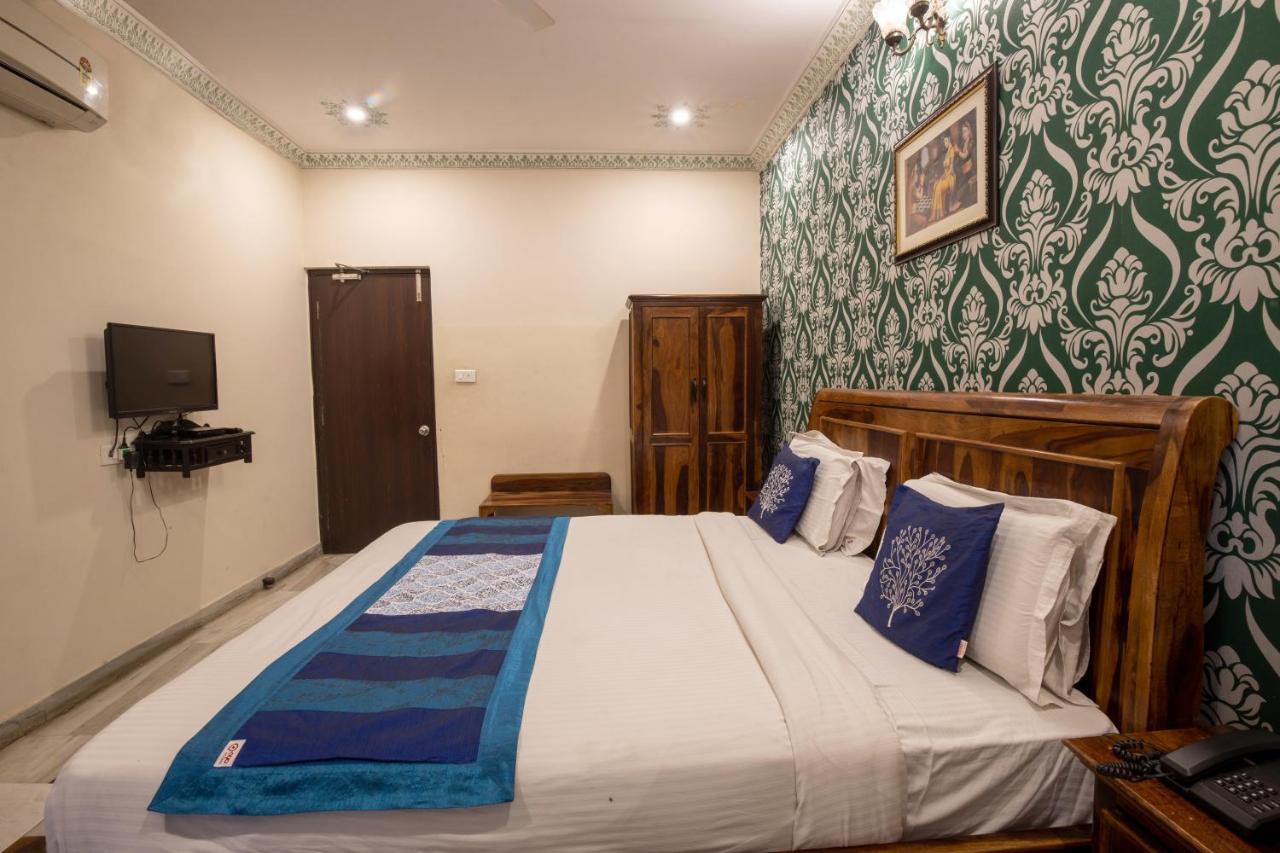 אודייפור Hotel Royal Pratap Niwas מראה חיצוני תמונה