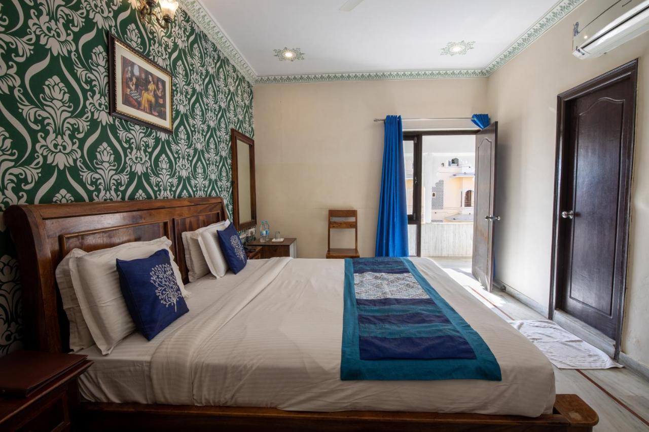 אודייפור Hotel Royal Pratap Niwas מראה חיצוני תמונה