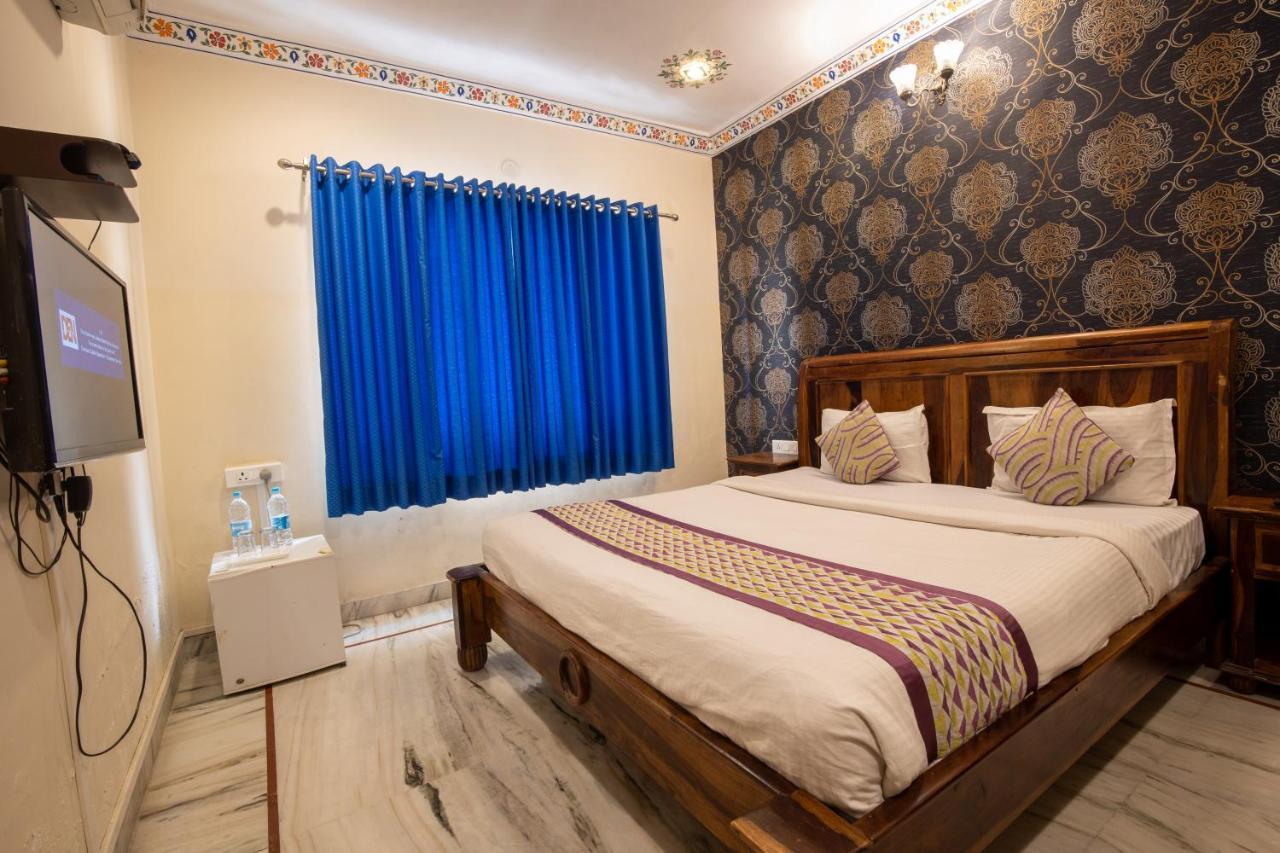 אודייפור Hotel Royal Pratap Niwas מראה חיצוני תמונה