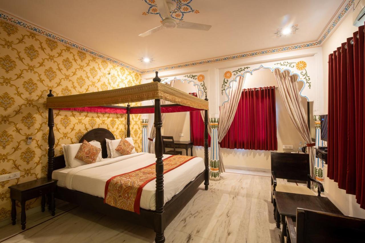 אודייפור Hotel Royal Pratap Niwas מראה חיצוני תמונה