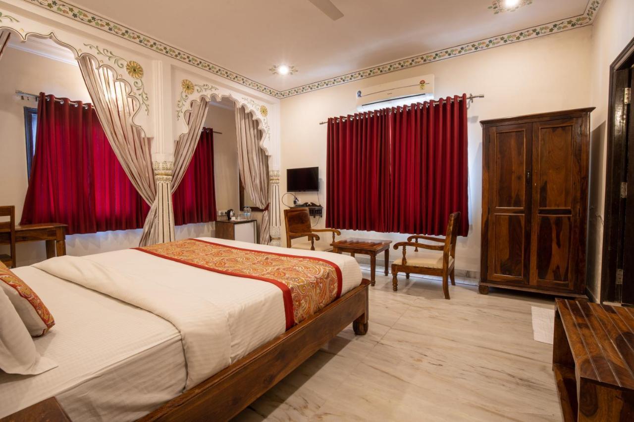 אודייפור Hotel Royal Pratap Niwas מראה חיצוני תמונה