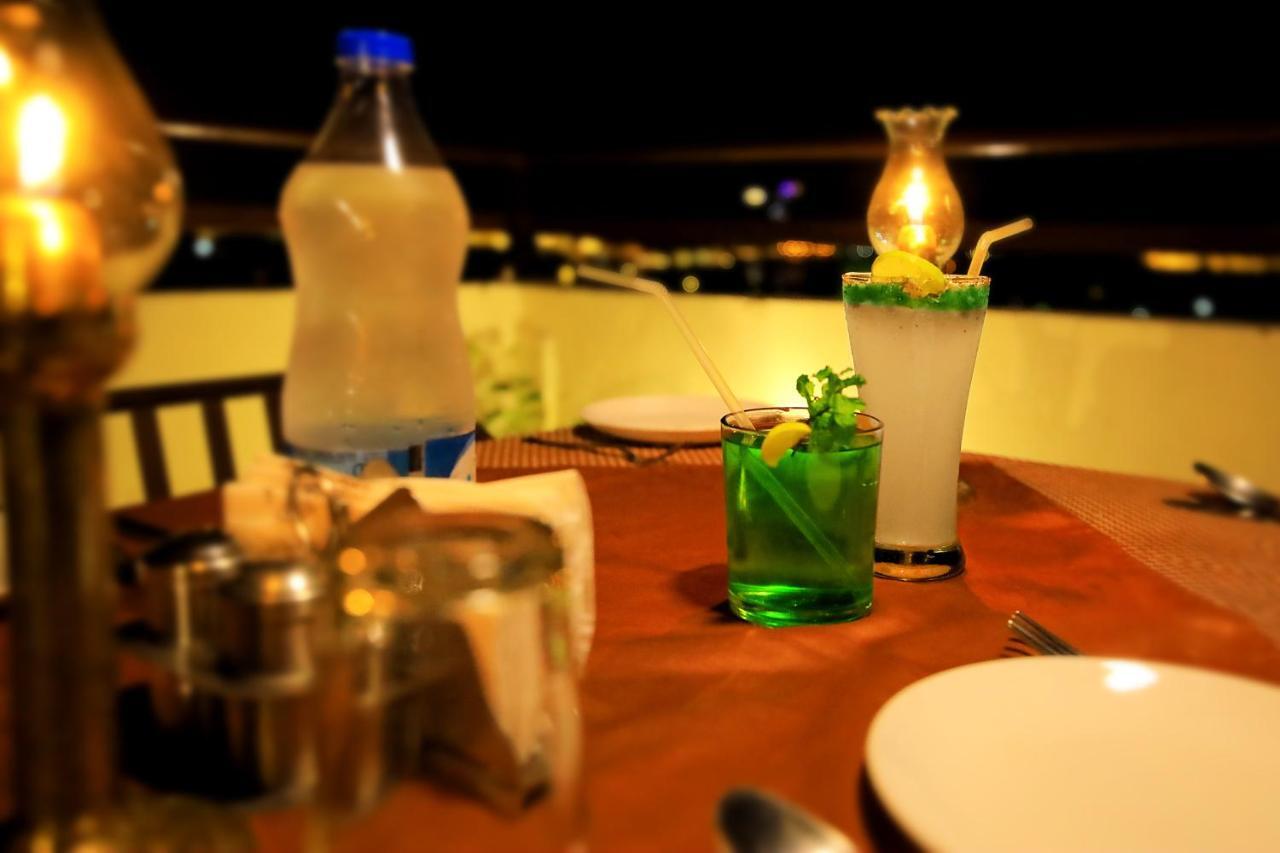 אודייפור Hotel Royal Pratap Niwas מראה חיצוני תמונה