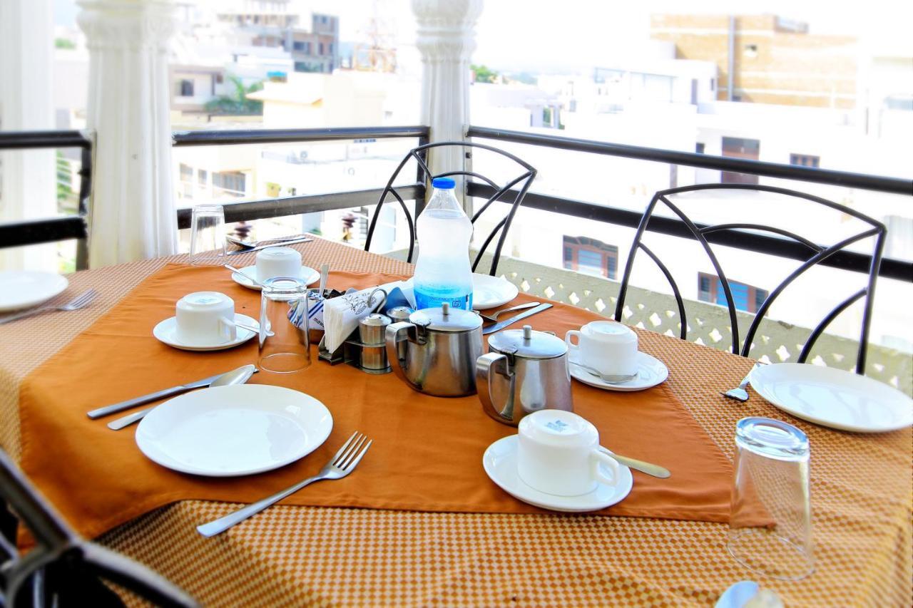 אודייפור Hotel Royal Pratap Niwas מראה חיצוני תמונה