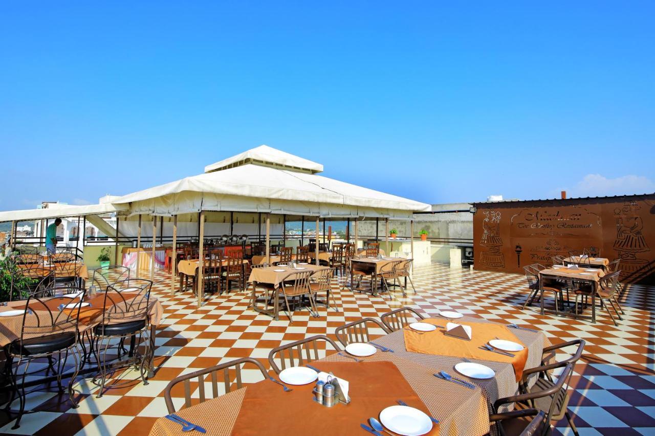 אודייפור Hotel Royal Pratap Niwas מראה חיצוני תמונה